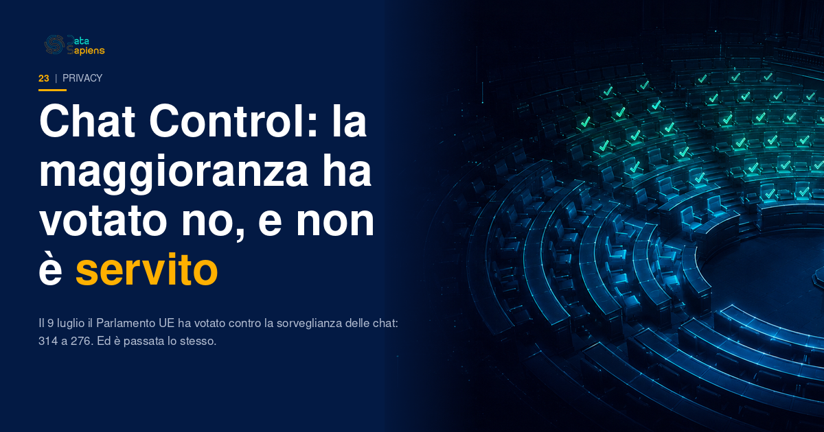 Copertina DataSapiens: un emiciclo parlamentare semivuoto con i seggi assenti che si trasformano in voti favorevoli, su sfondo navy con accenti ciano